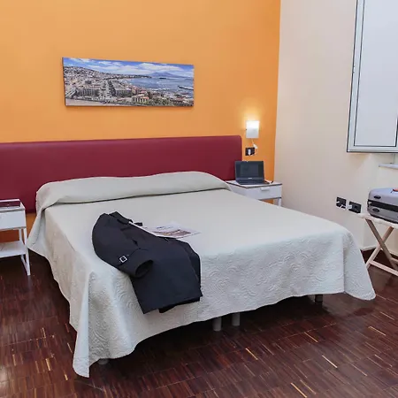 Palazzo Carafa Della Spina And 住宿加早餐酒店 那不勒斯