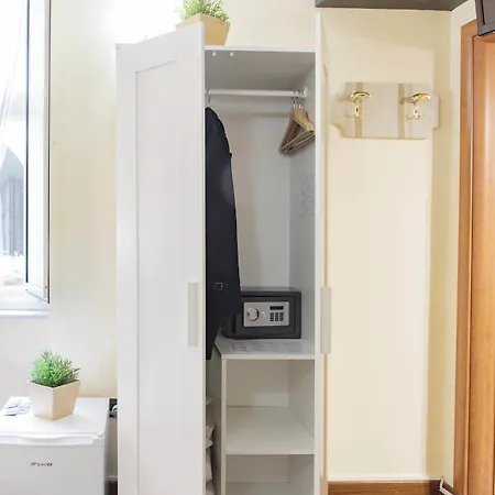 Palazzo Carafa Della Spina And