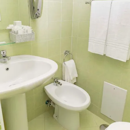 Palazzo Carafa Della Spina And Bed & Breakfast 3*