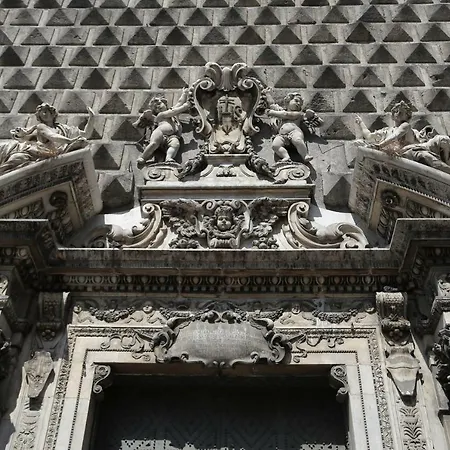 Palazzo Carafa Della Spina And